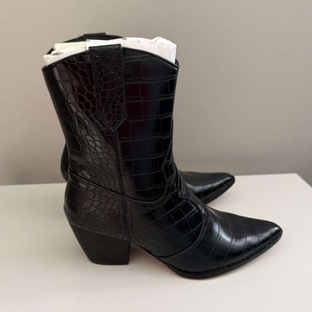 Coconuts by Matisse Black Bambi Western 6M Booties Brand New - Picture 3 of 11
